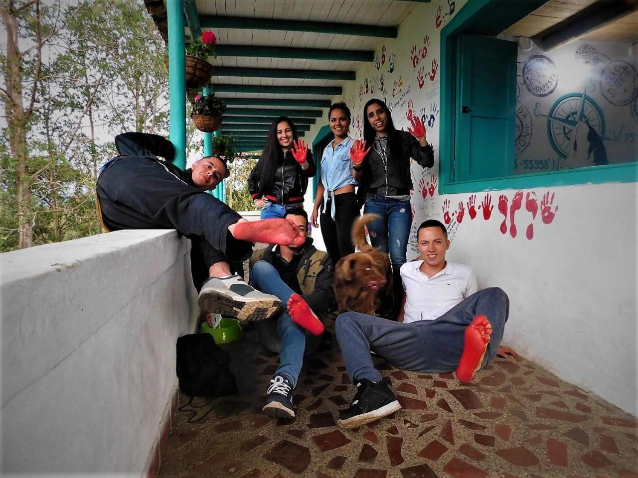 Bacoa HostelGuatapé エクステリア 写真